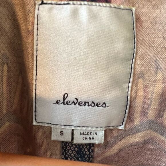 Elevenses tie front vest.   Size Sm - Picture 7 of 7